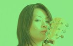 09アー写 アップguitar kiss.jpg